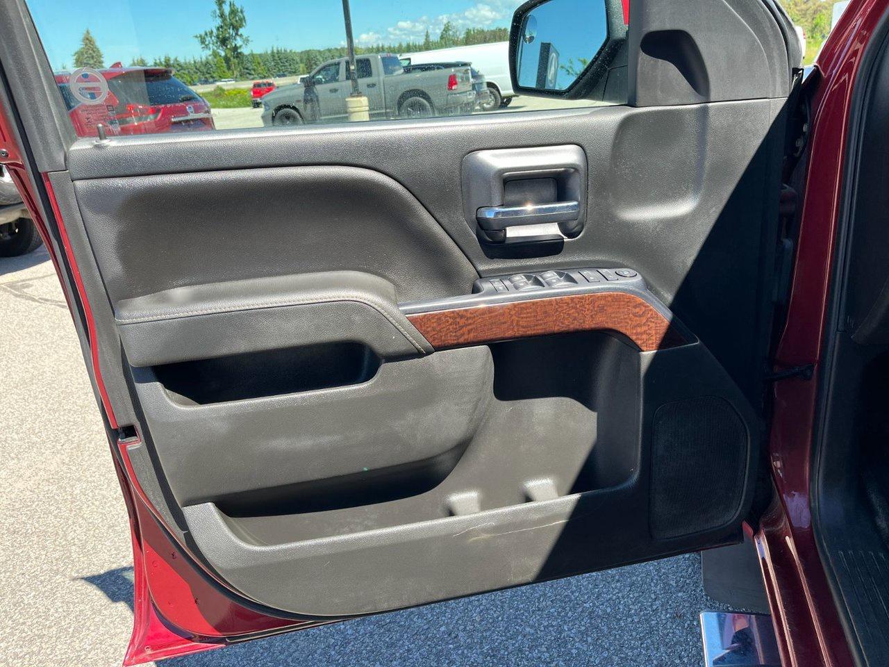 2018 GMC Sierra 1500 4WD Crew Cab 143 WB SLE Photo