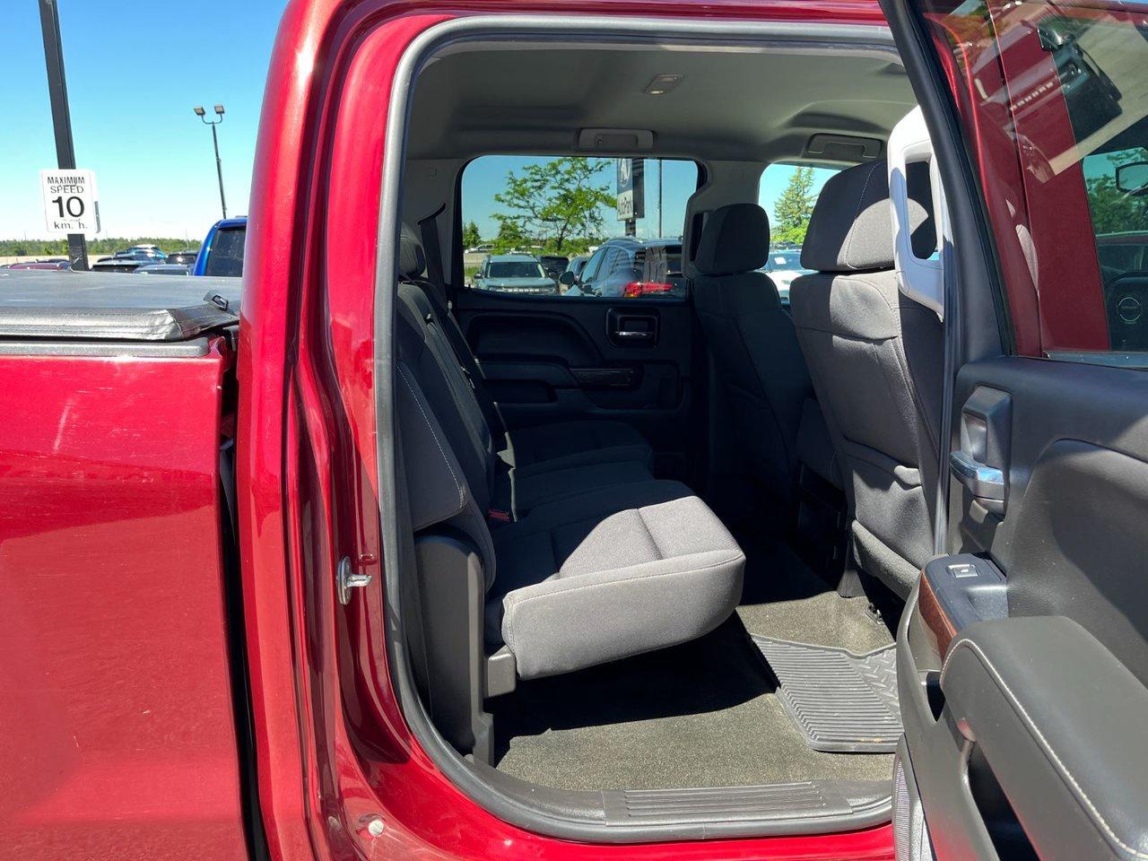 2018 GMC Sierra 1500 4WD Crew Cab 143 WB SLE Photo