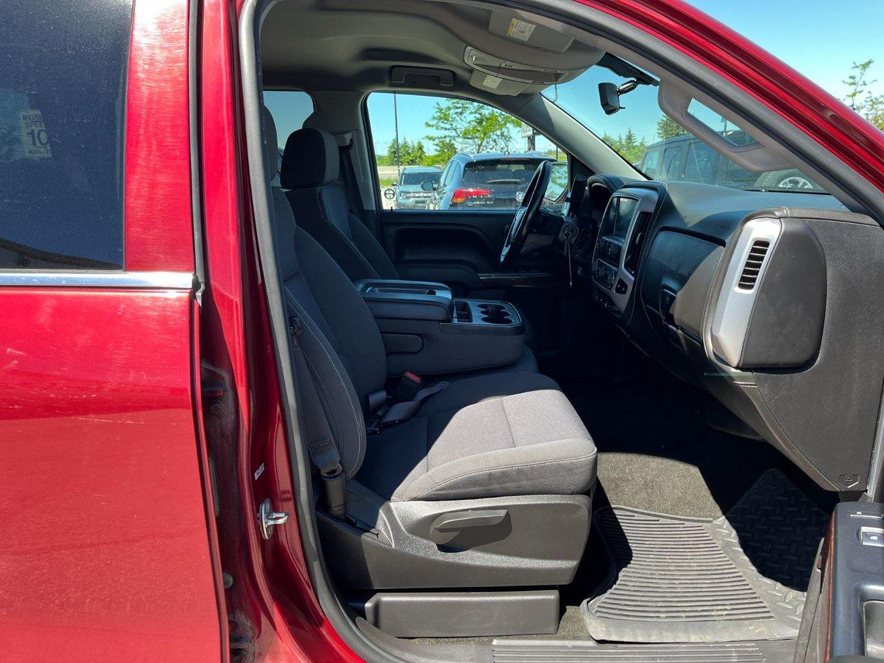 2018 GMC Sierra 1500 4WD Crew Cab 143 WB SLE Photo