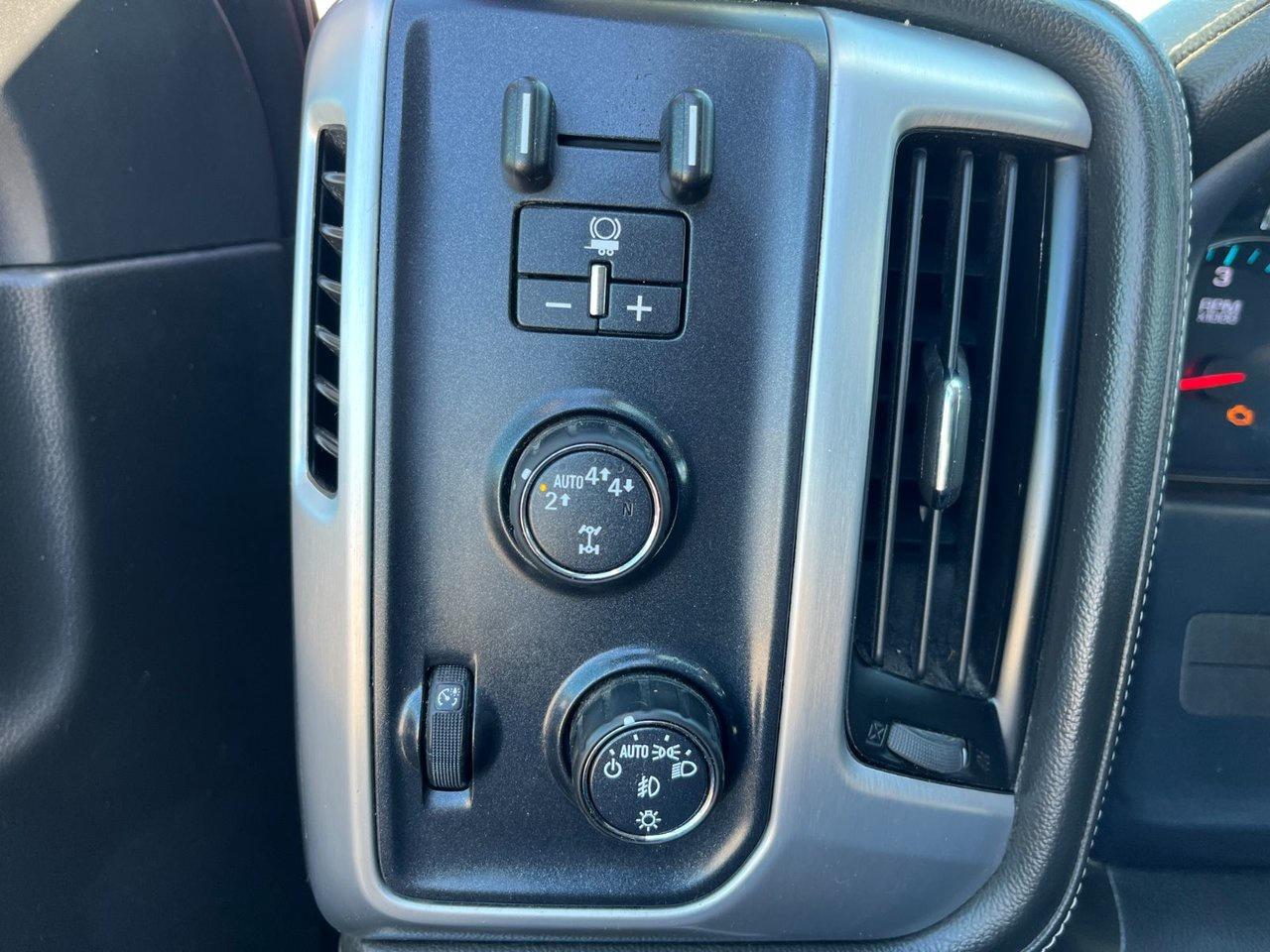 2018 GMC Sierra 1500 4WD Crew Cab 143 WB SLE Photo