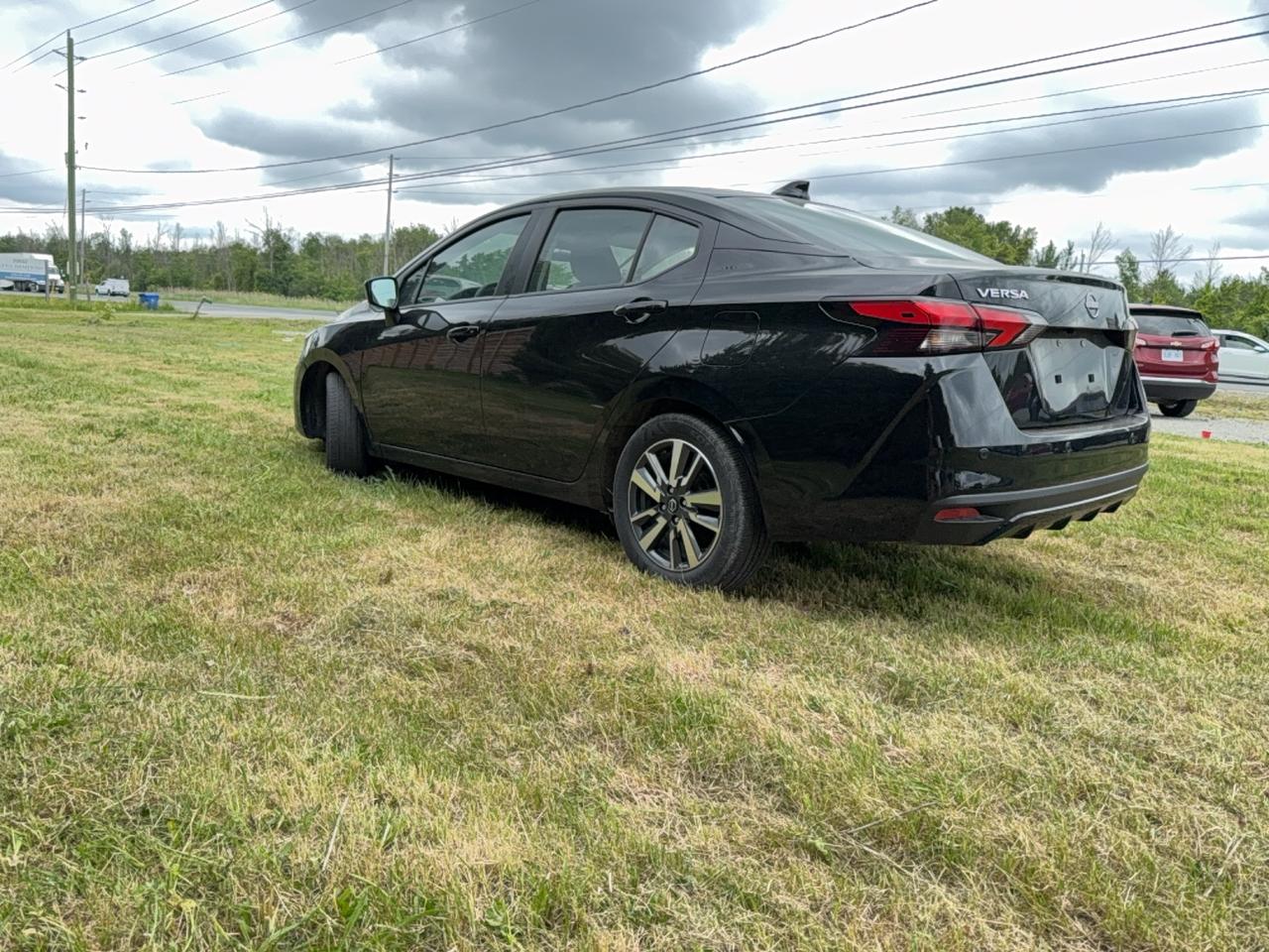 2025 Nissan Versa SV Photo