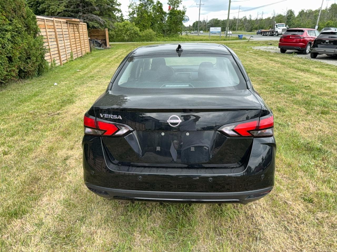 2025 Nissan Versa SV Photo