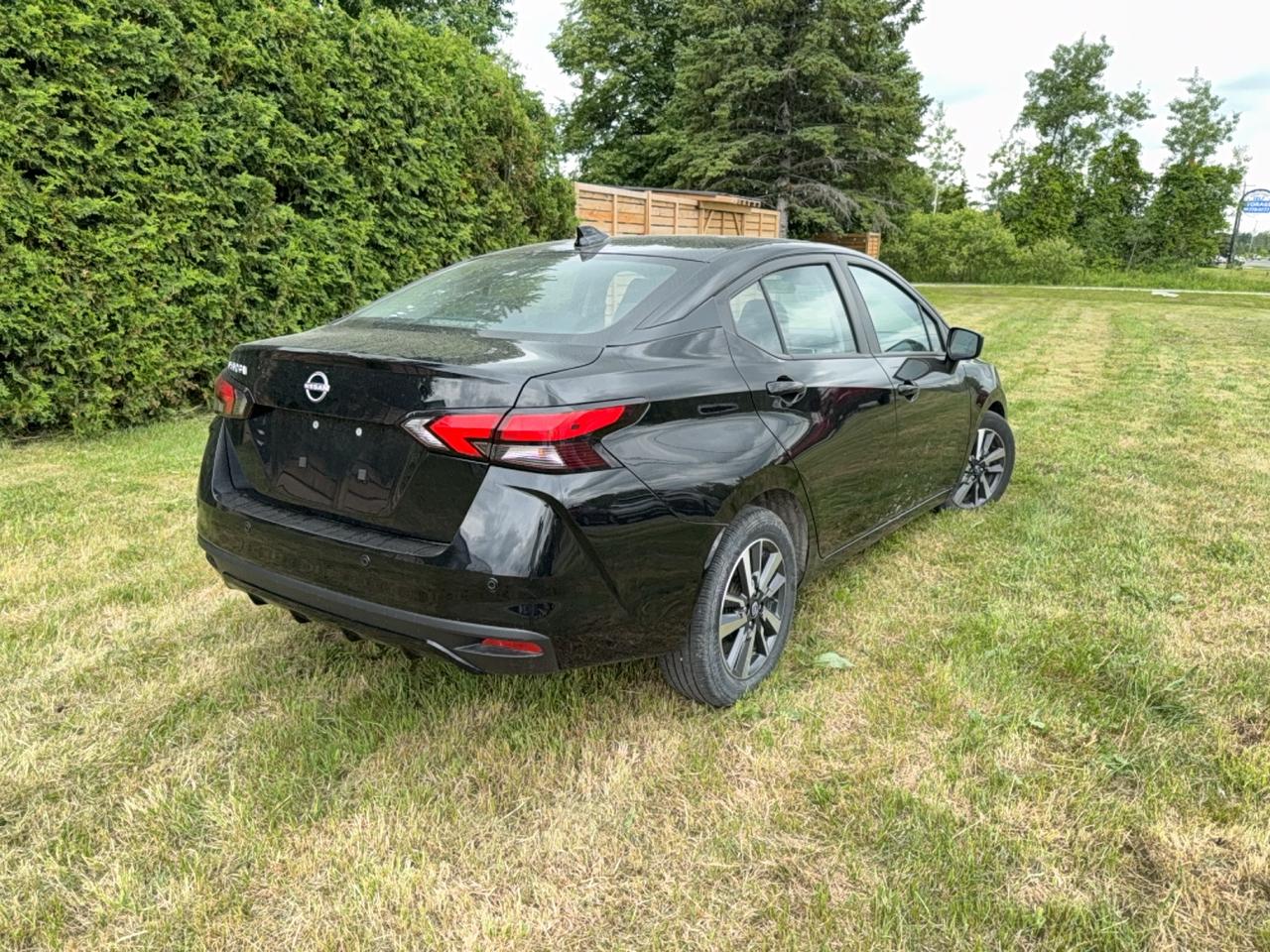 2025 Nissan Versa SV Photo