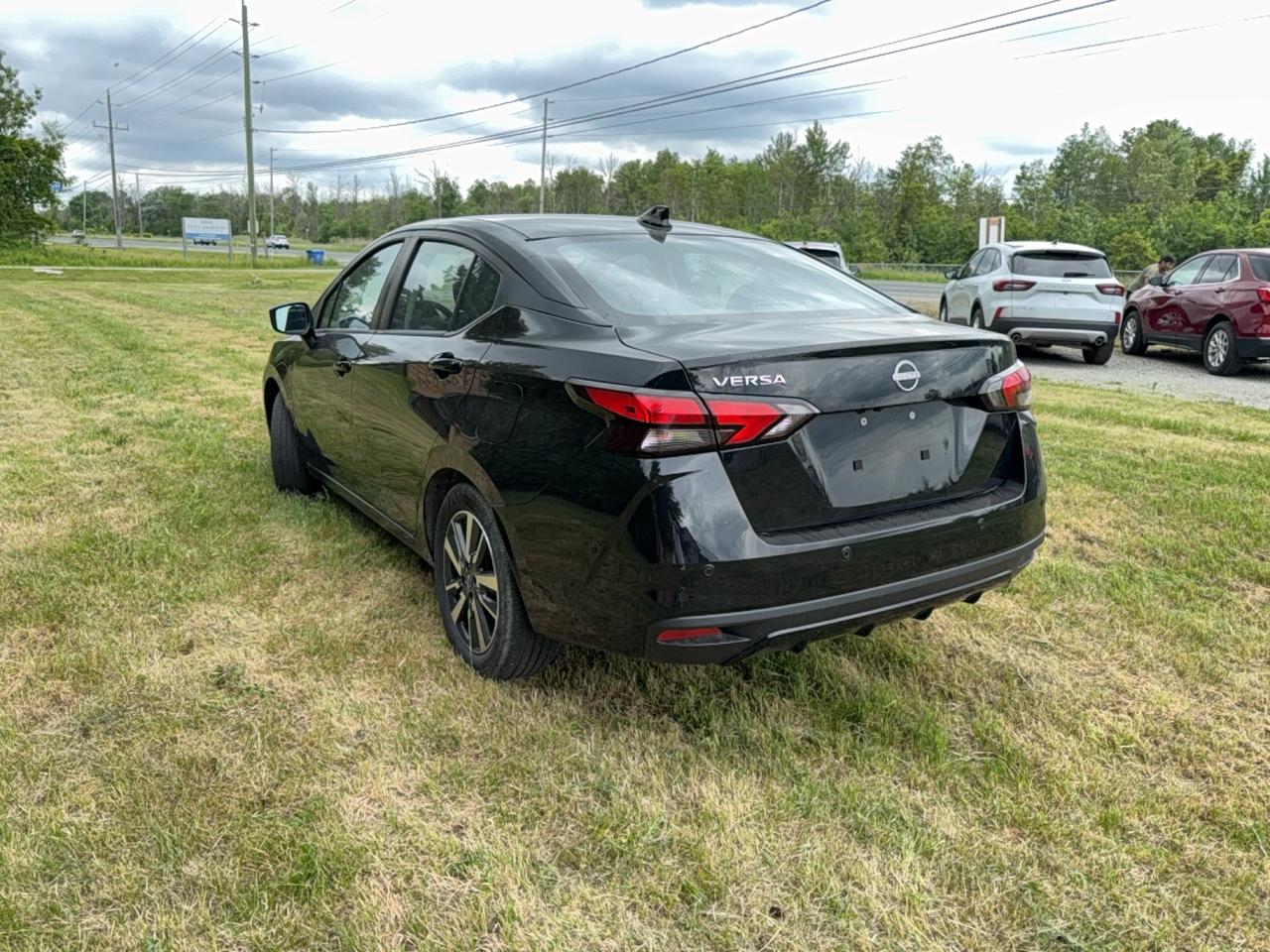 2025 Nissan Versa SV Photo