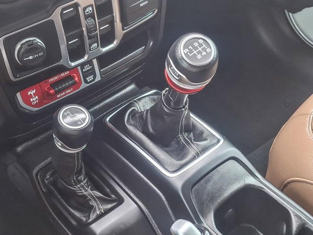 2022 Jeep Wrangler Unlimited Rubicon 4WD V6 | Manual | Leather | Nav |  Cold Weather Group | Freedom Top | Photo