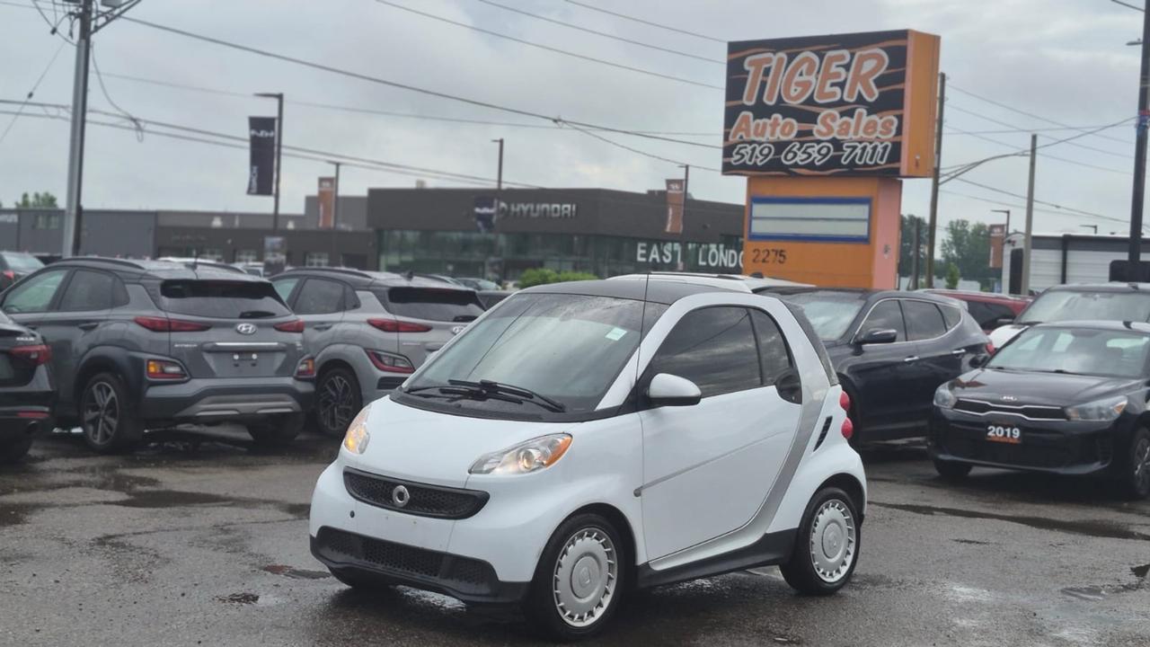 2015 Smart fortwo PURE, CLEAN, LOW KMS, LEATHER, 2 SETS RIMS, CERT - Photo #1