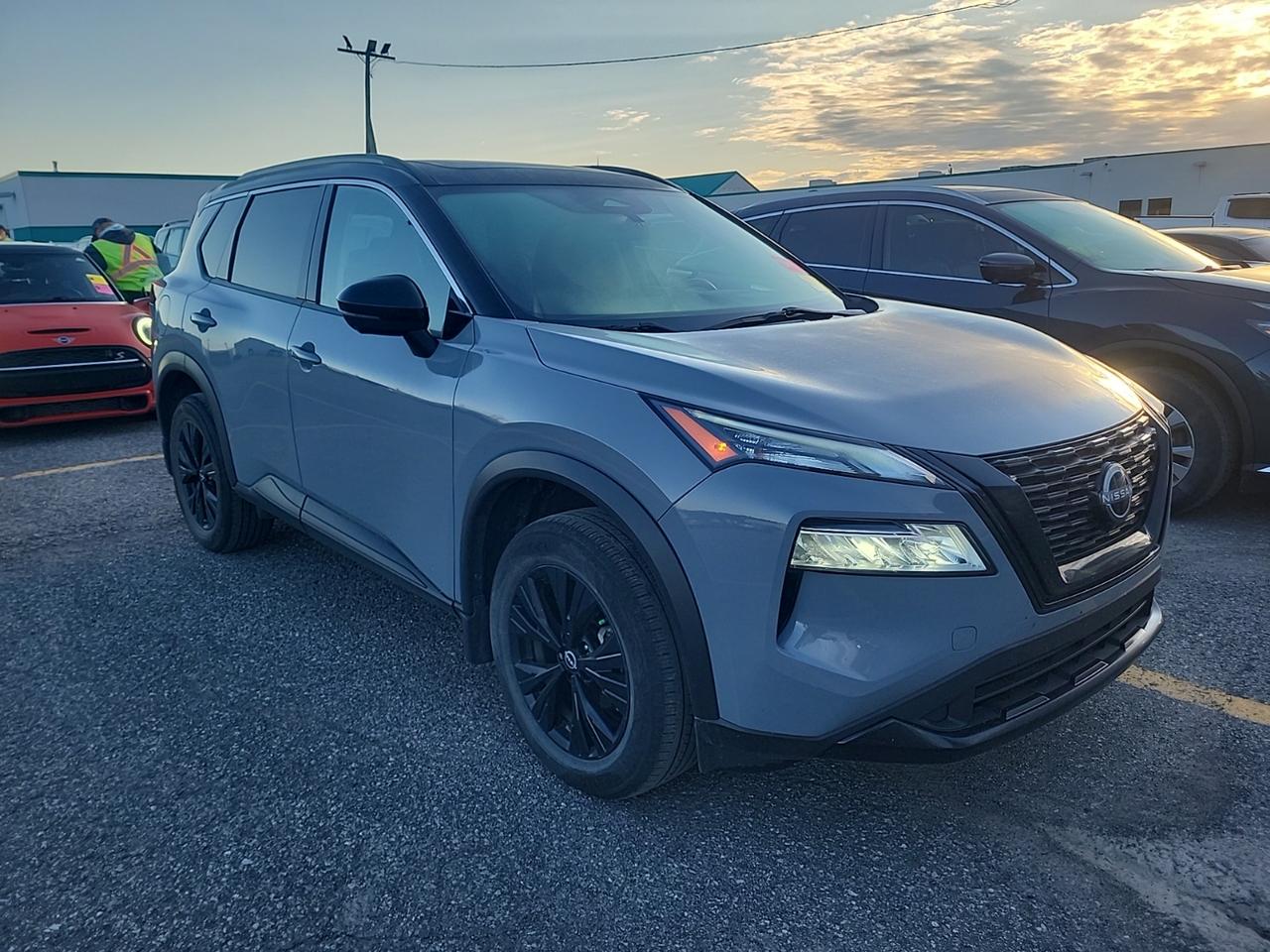 2023 Nissan Rogue SV MOONROOF - Photo #1