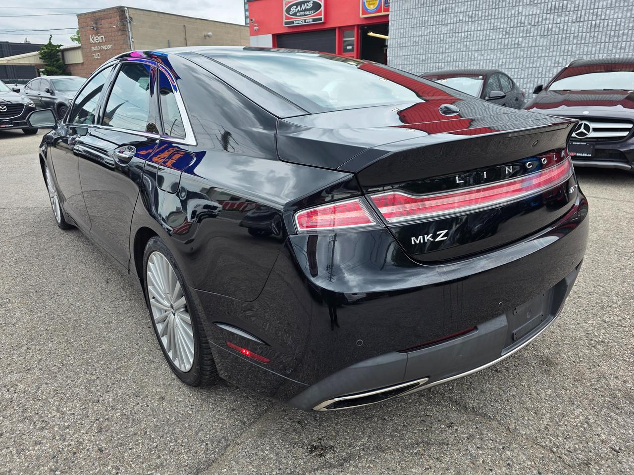 2017 Lincoln MKZ AWD Reserve Photo