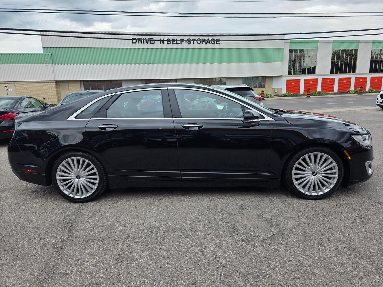 2017 Lincoln MKZ AWD Reserve Photo