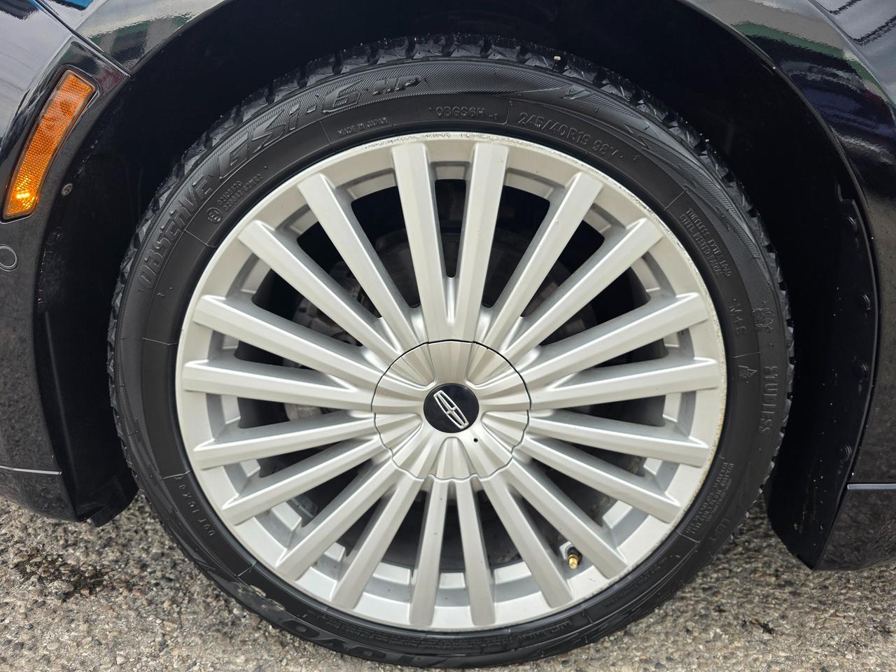 2017 Lincoln MKZ AWD Reserve Photo