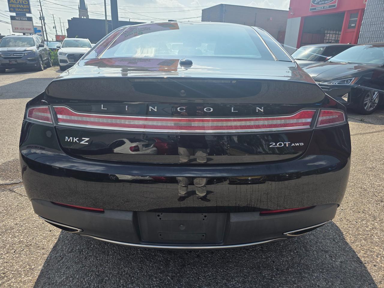 2017 Lincoln MKZ AWD Reserve Photo