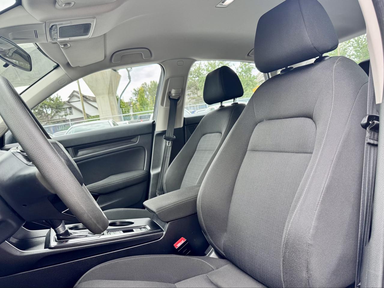 2022 Honda Civic LX FINANCING AVAILABLE Photo9