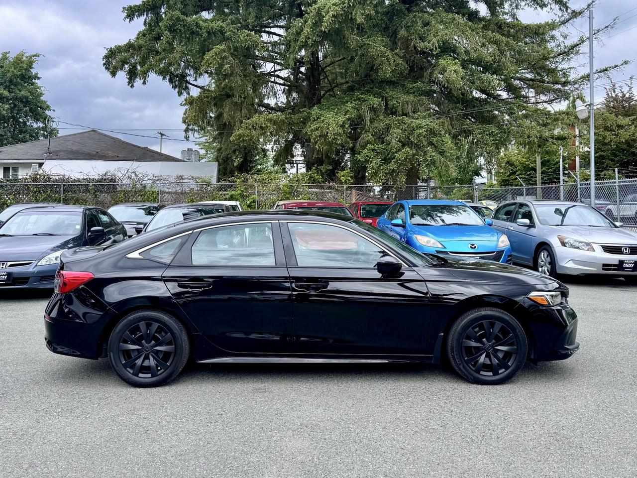 2022 Honda Civic LX FINANCING AVAILABLE Photo4