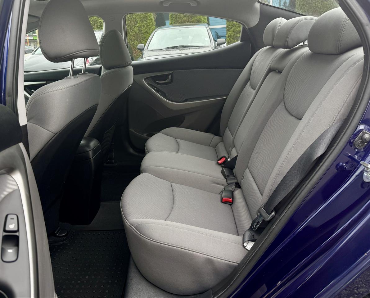 2012 Hyundai Elantra GLS FINANCING AVAILABLE Photo14