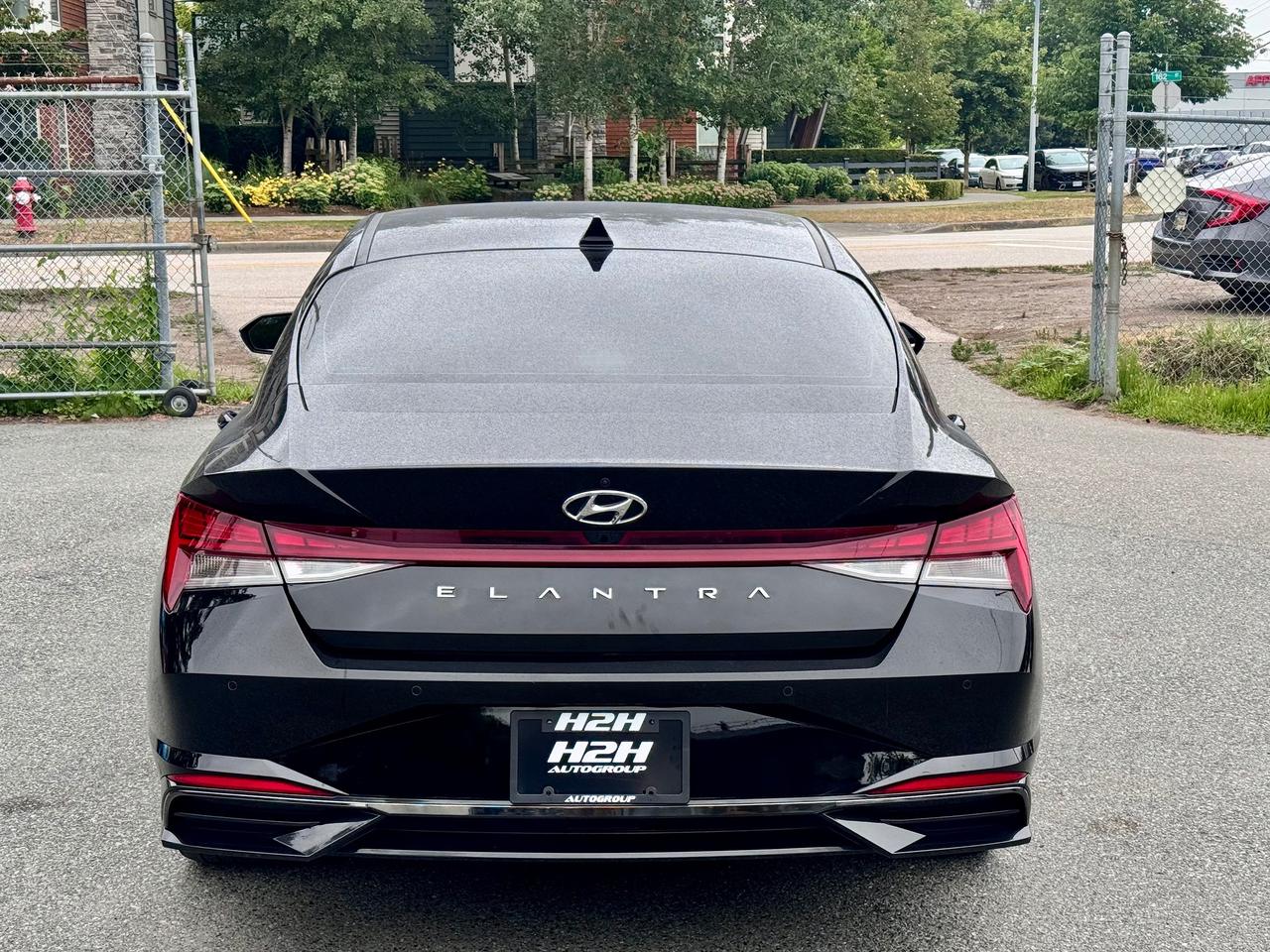 2022 Hyundai Elantra Ultimate Tech FINANCING AVAILABLE Photo6