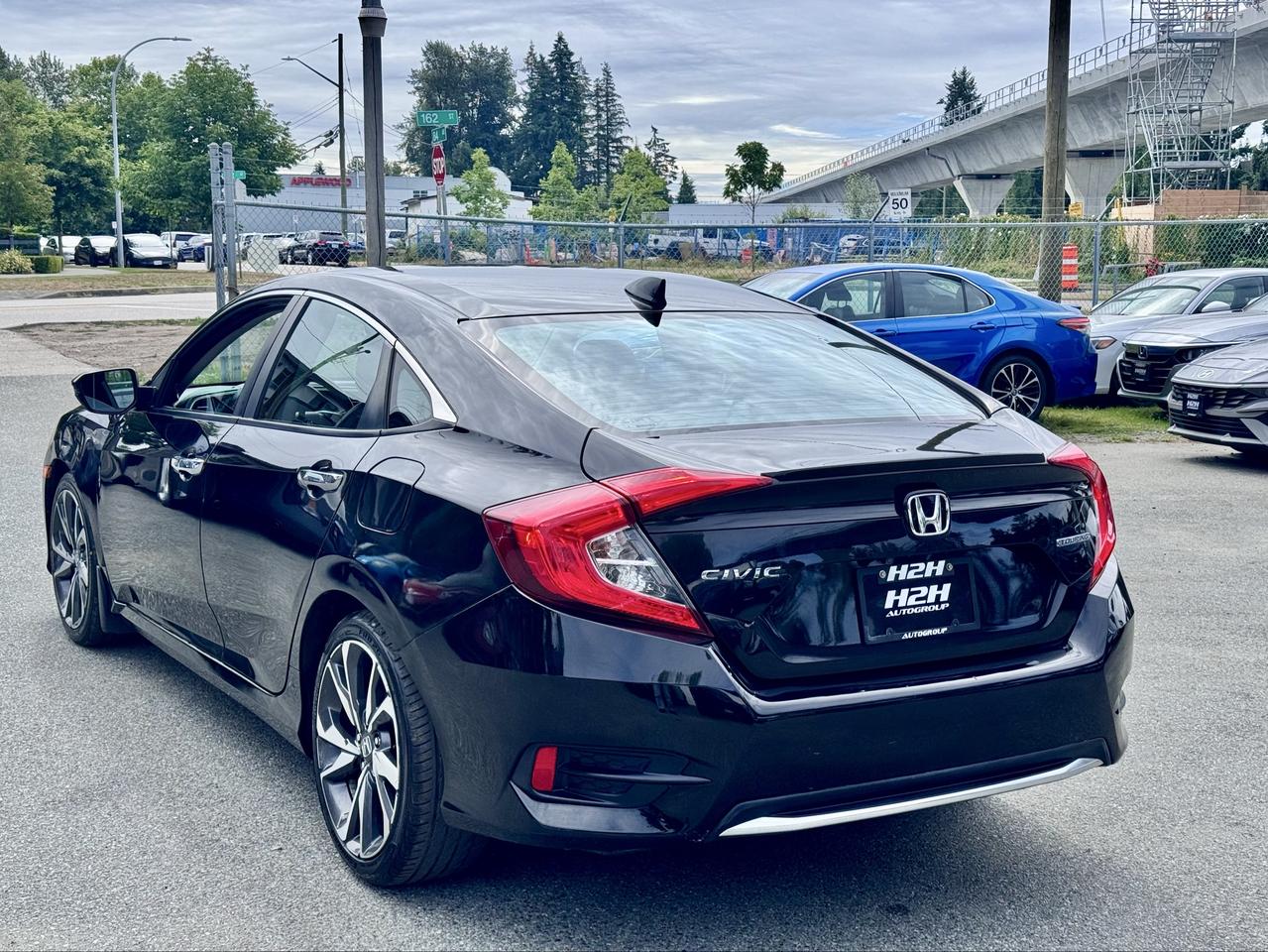 2020 Honda Civic Touring FINANCING AVAILABLE Photo7