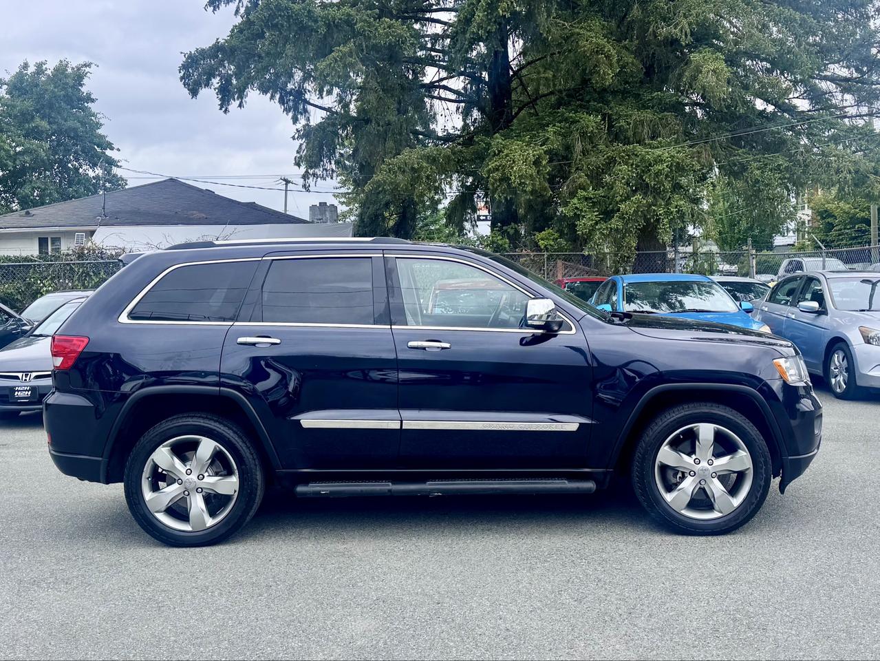 2011 Jeep Grand Cherokee FINANCING AVAILABLE Photo4