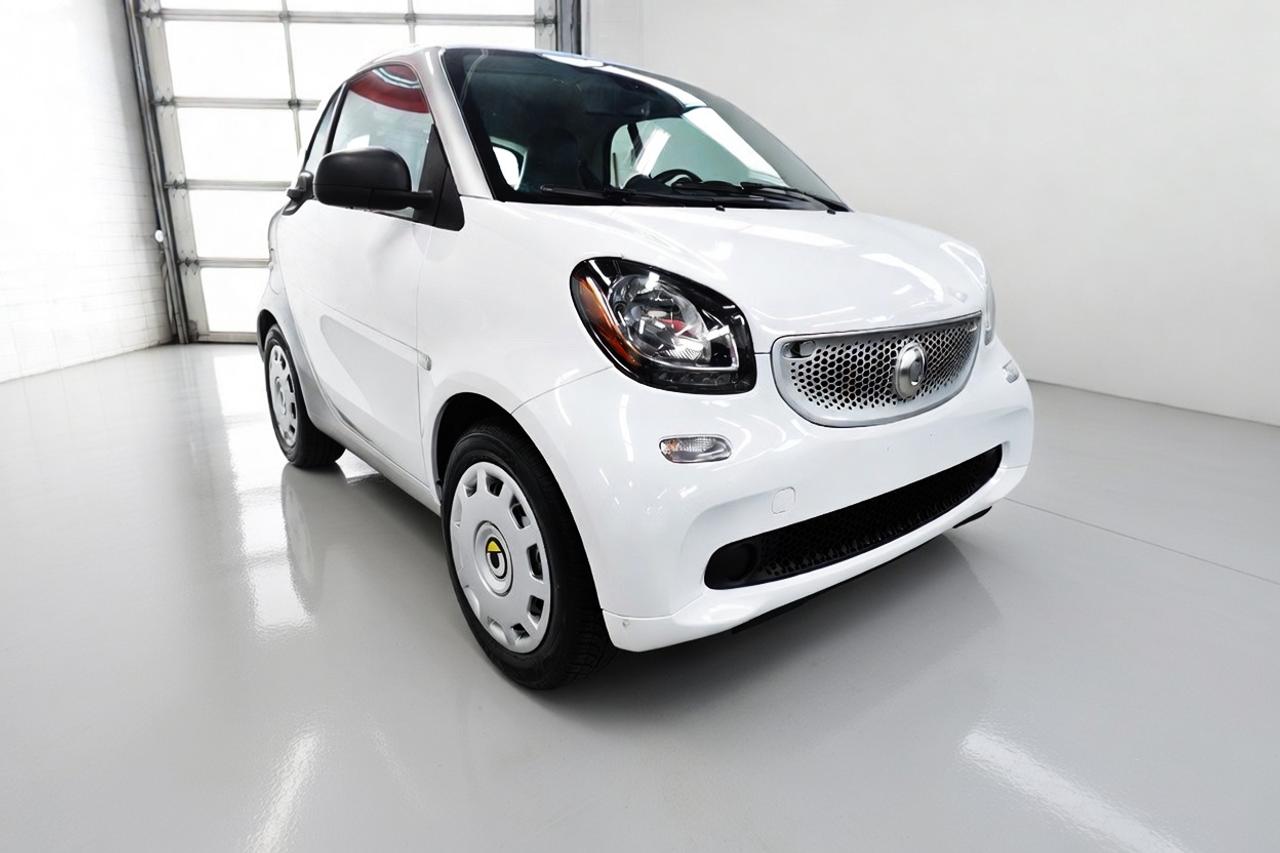 2016 Smart fortwo PURE.4 BRAND NEW TIRES ON ,DEALER MAINTAIN - Photo #1