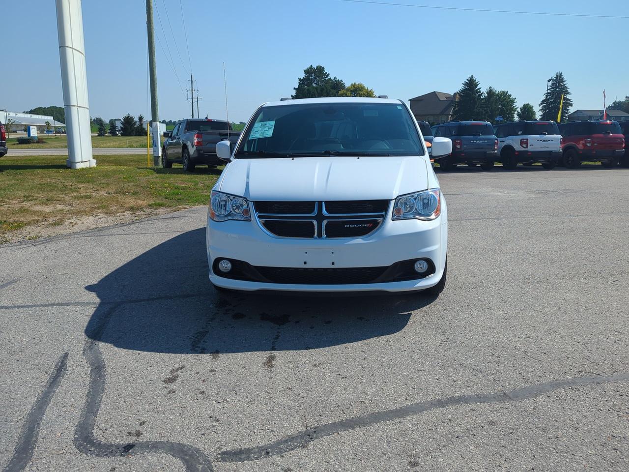 2020 Dodge Grand Caravan Premium Plus FWD Photo1