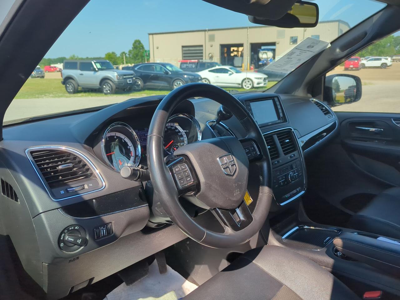2020 Dodge Grand Caravan Premium Plus FWD Photo