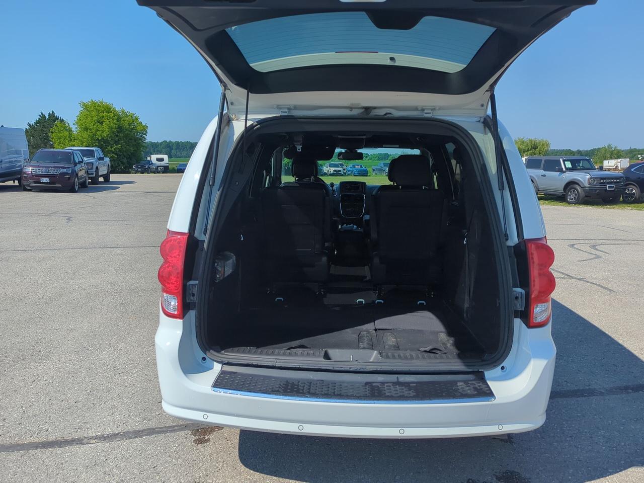 2020 Dodge Grand Caravan Premium Plus FWD Photo