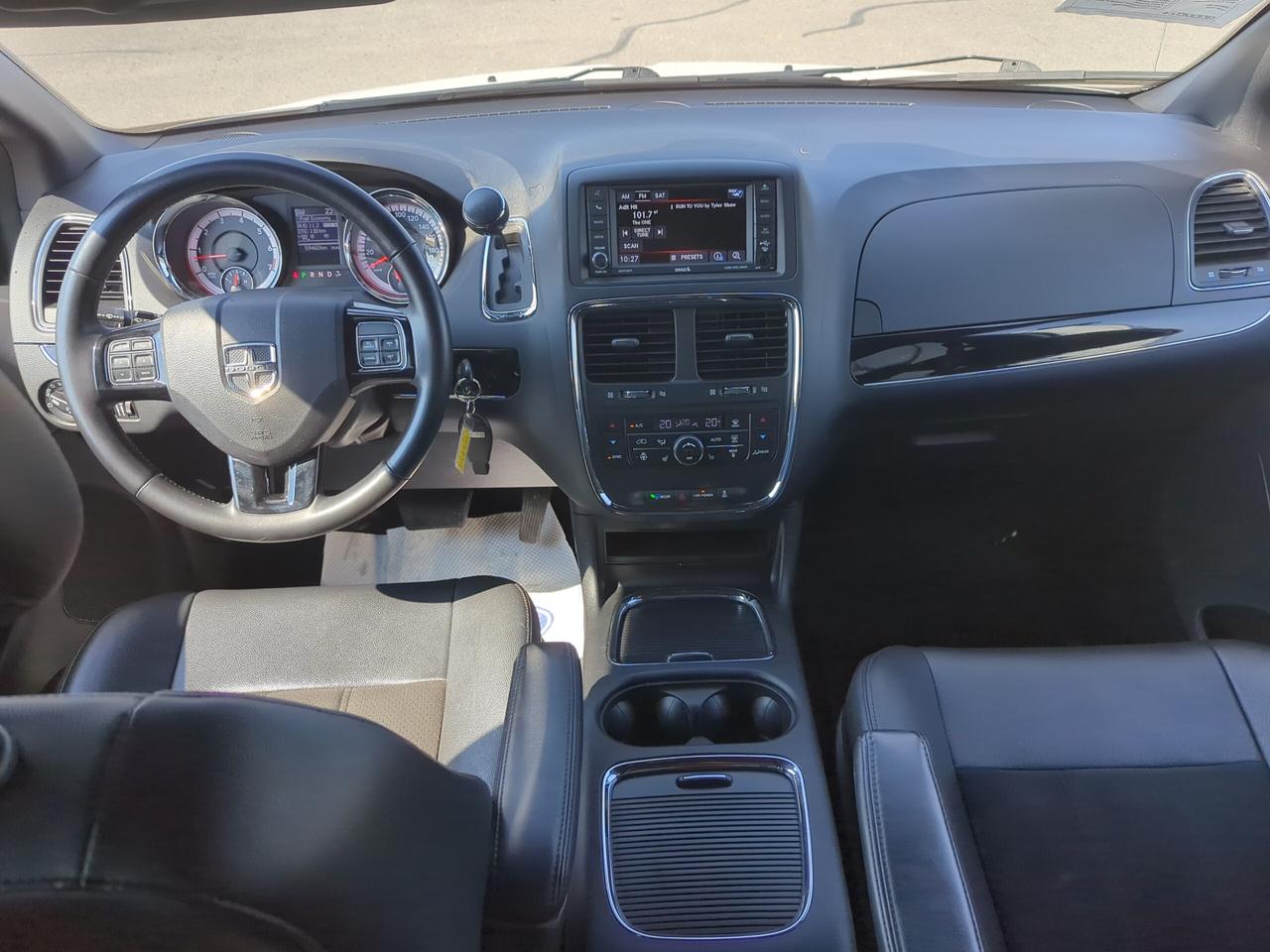 2020 Dodge Grand Caravan Premium Plus FWD Photo