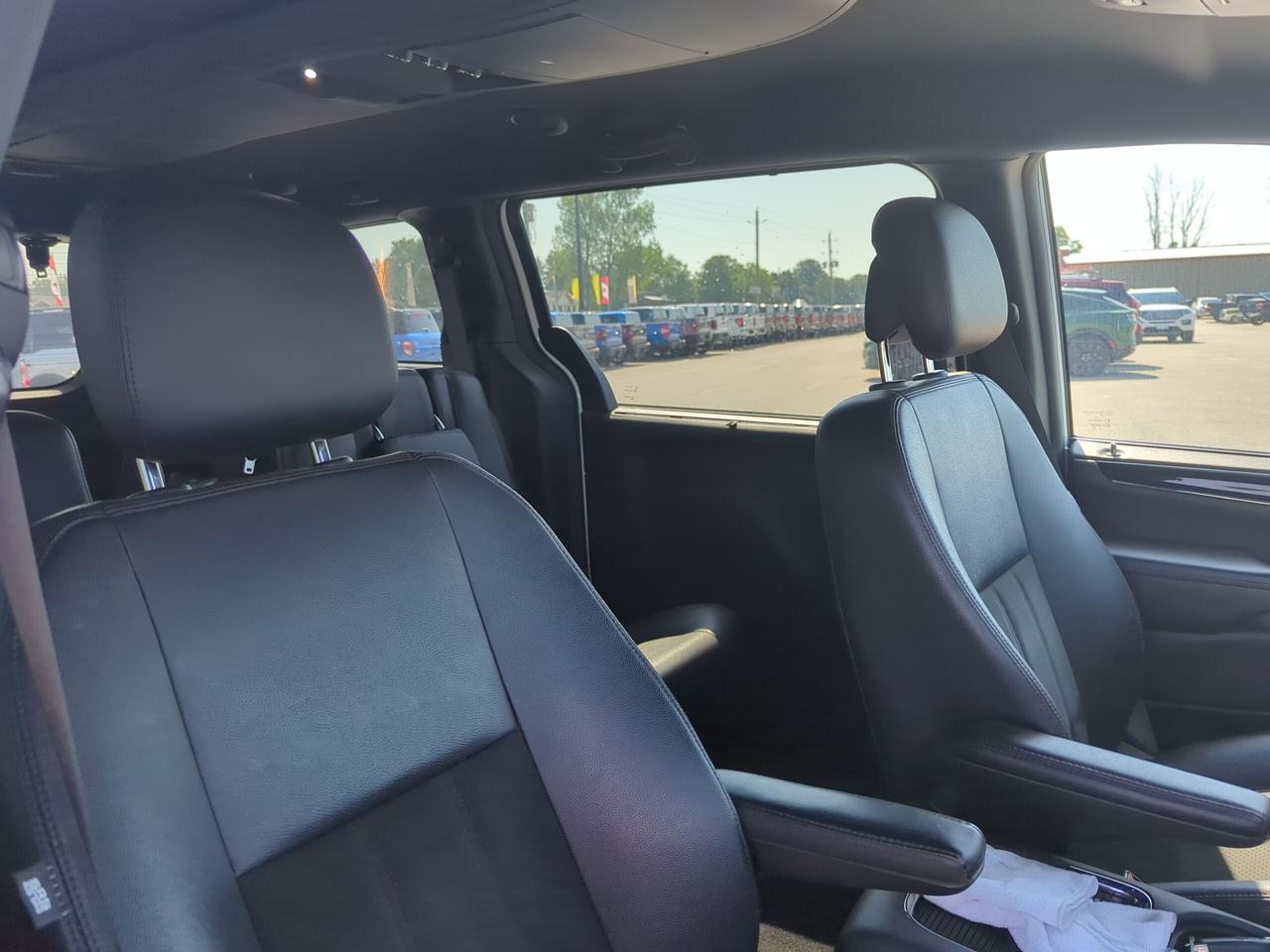2020 Dodge Grand Caravan Premium Plus FWD Photo