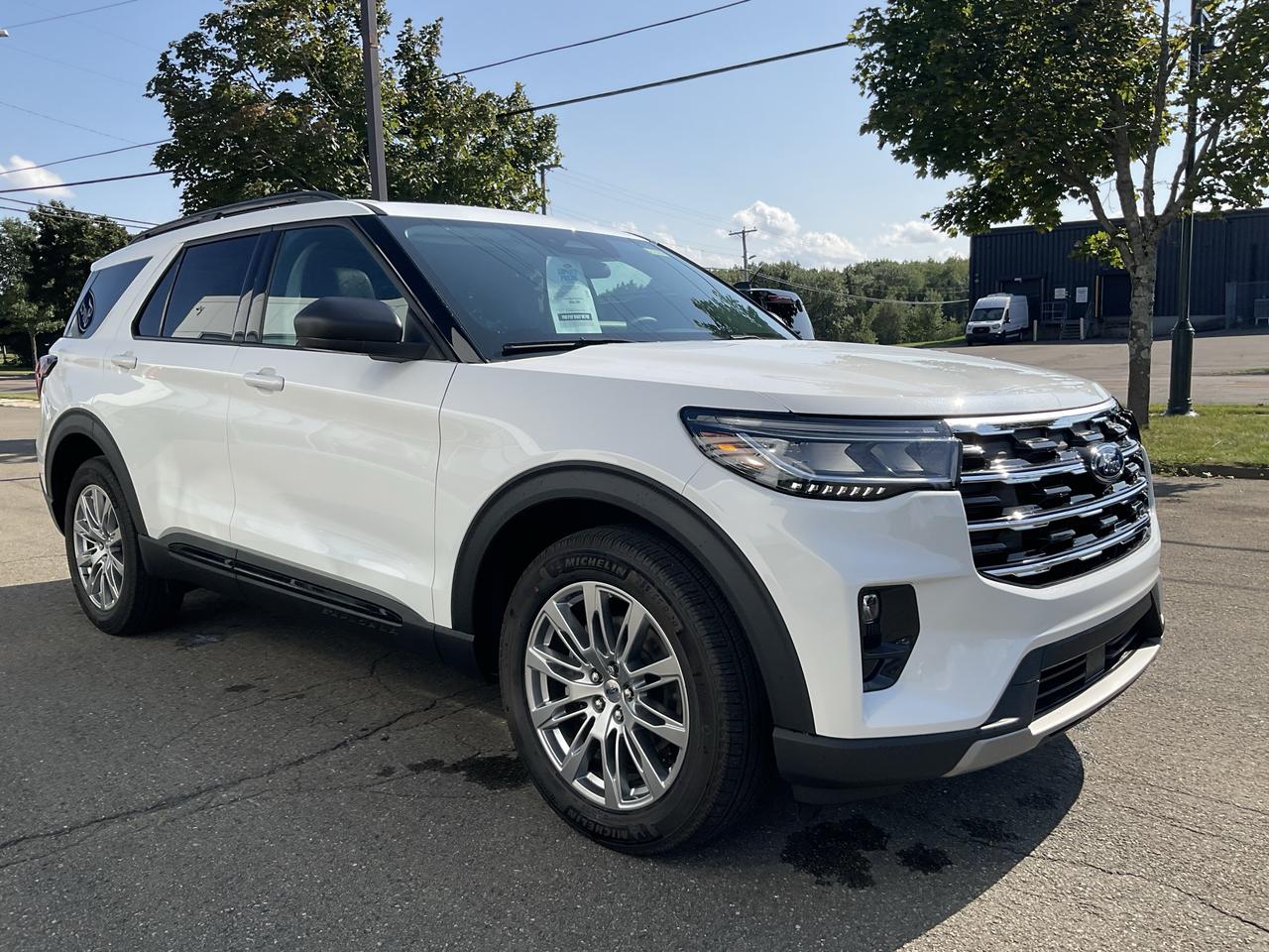 2026 Ford Explorer Active w/200A Pkg Photo2