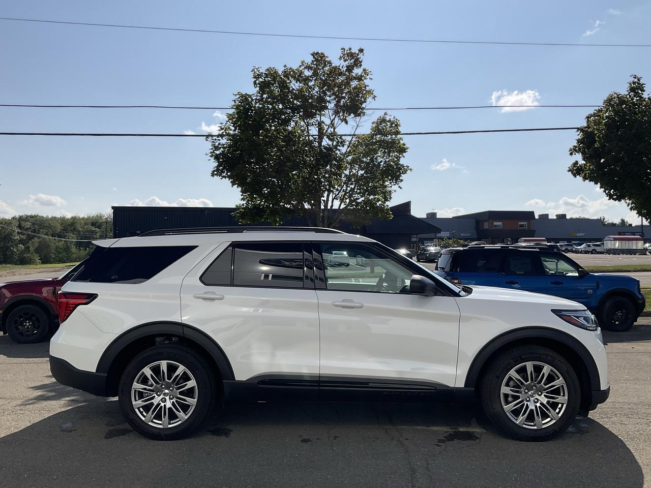 2026 Ford Explorer Active w/200A Pkg Photo3