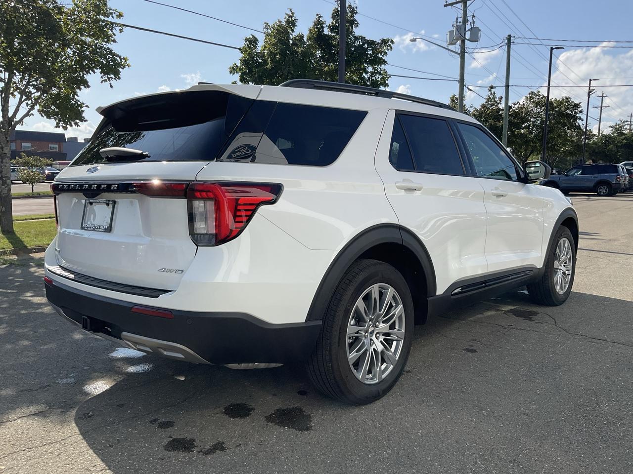2026 Ford Explorer Active w/200A Pkg Photo4