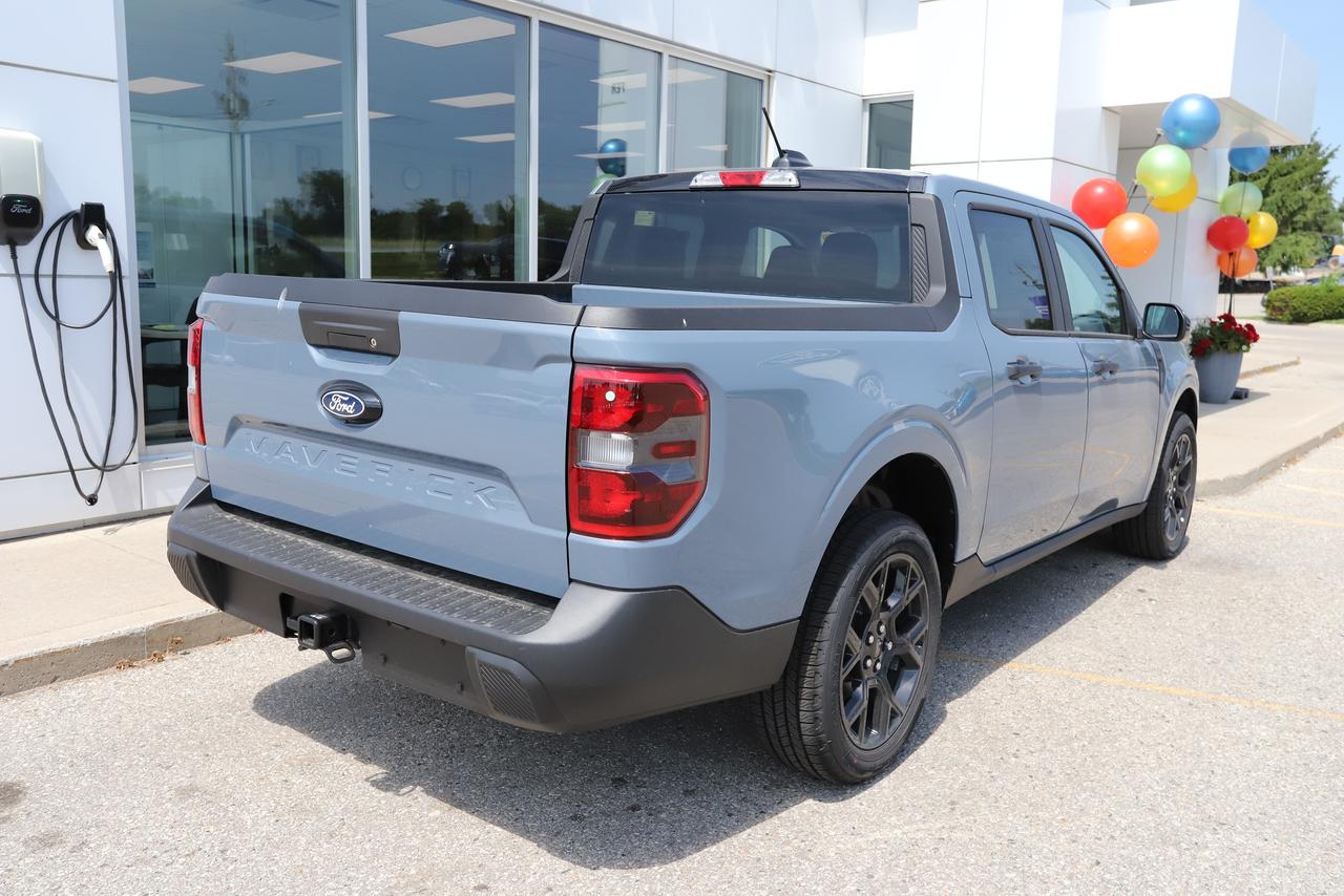 2026 Ford Maverick XLT AWD SuperCrew Photo3