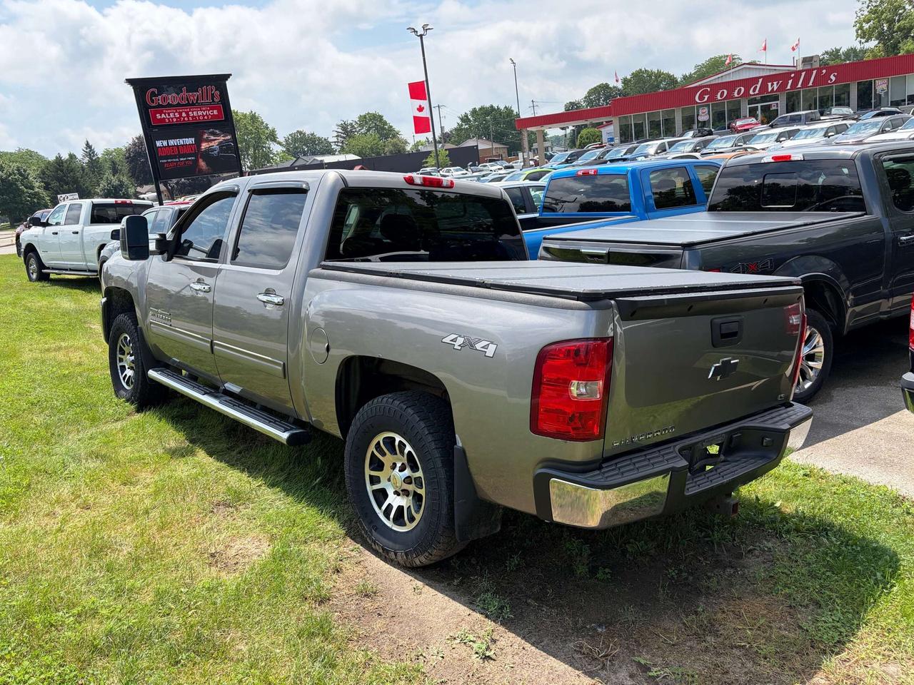 2012 Chevrolet Silverado 1500 LS, V8, 4X4, CLEAN CARFAX! Photo