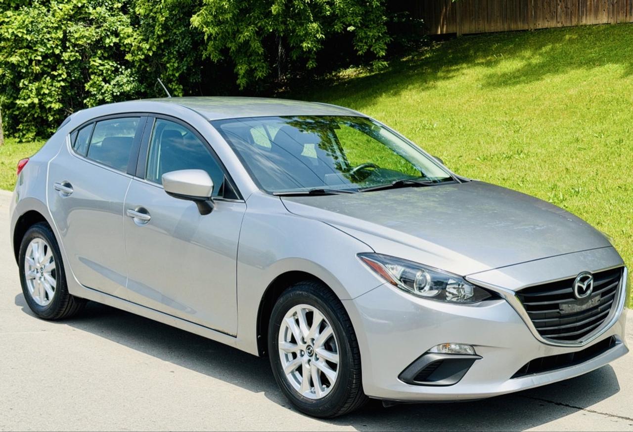 2015 Mazda MAZDA3 Sport GS Photo