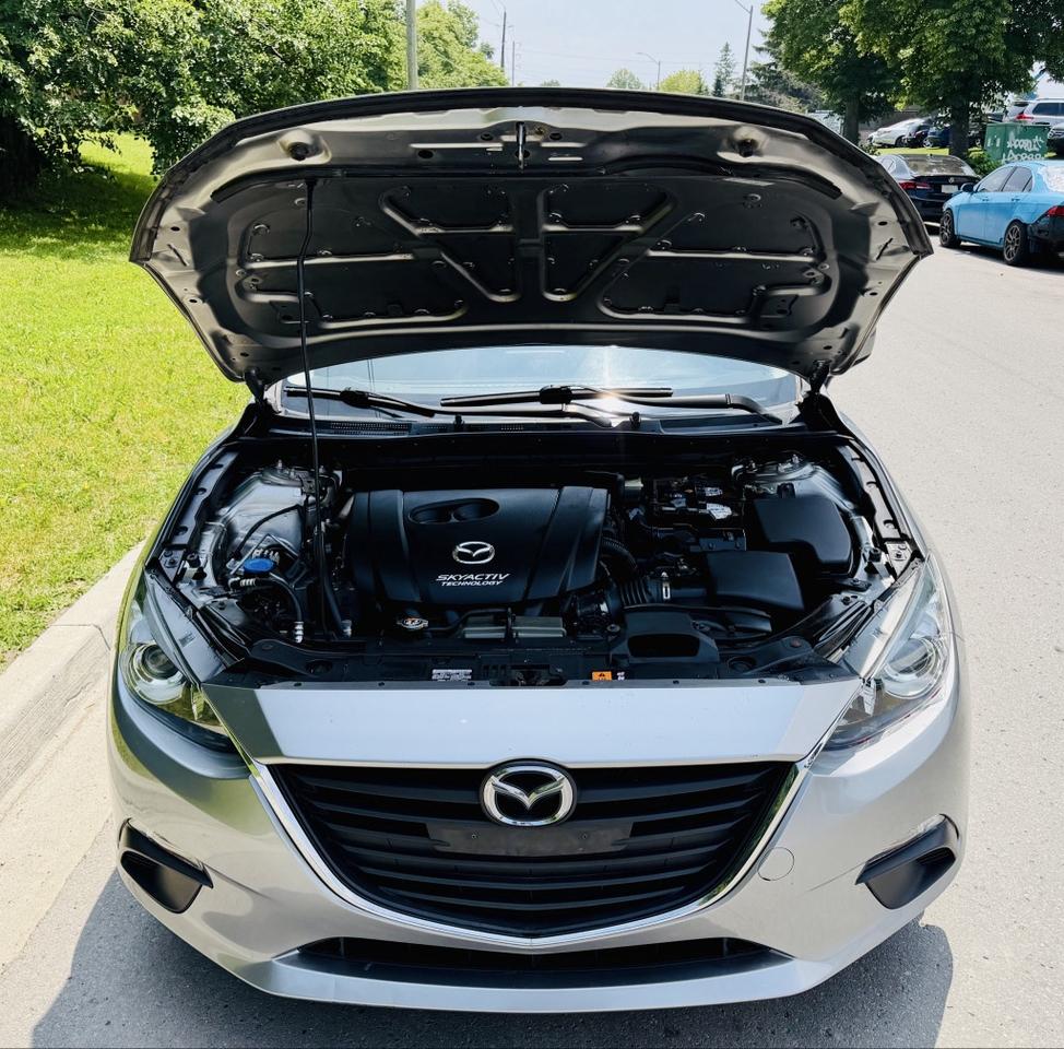2015 Mazda MAZDA3 Sport GS Photo