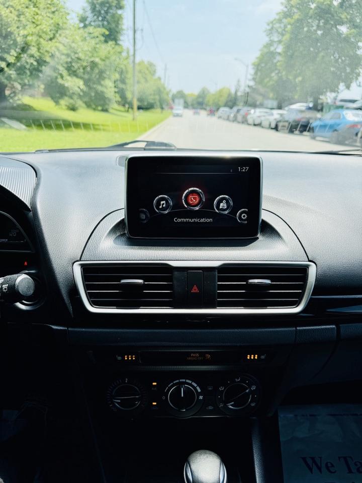 2015 Mazda MAZDA3 Sport GS Photo