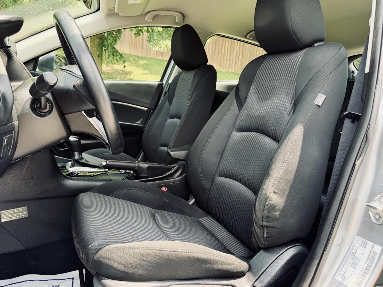 2015 Mazda MAZDA3 Sport GS Photo