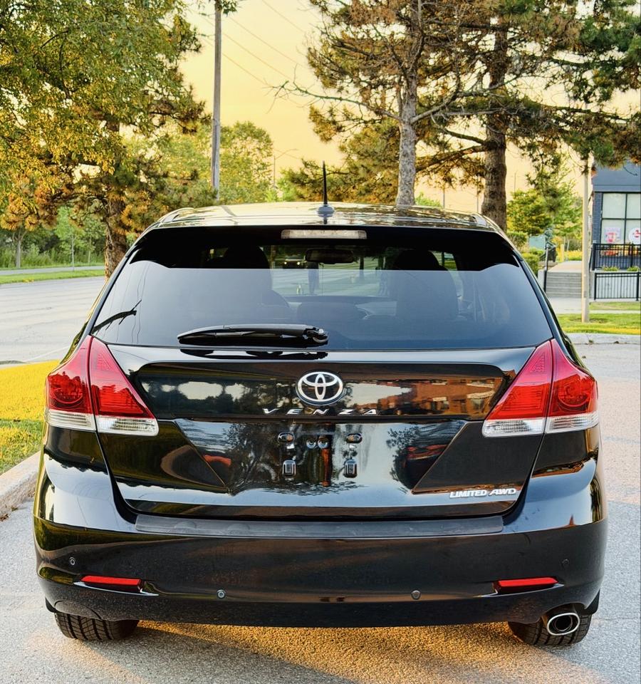 2016 Toyota Venza LIMITED AWD Photo