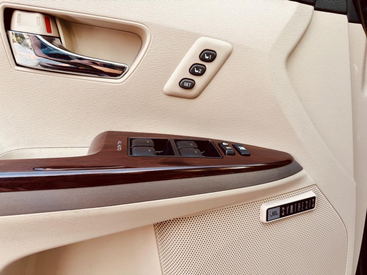 2016 Toyota Venza LIMITED AWD Photo