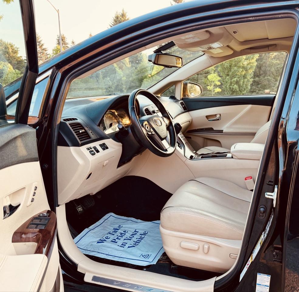 2016 Toyota Venza LIMITED AWD Photo