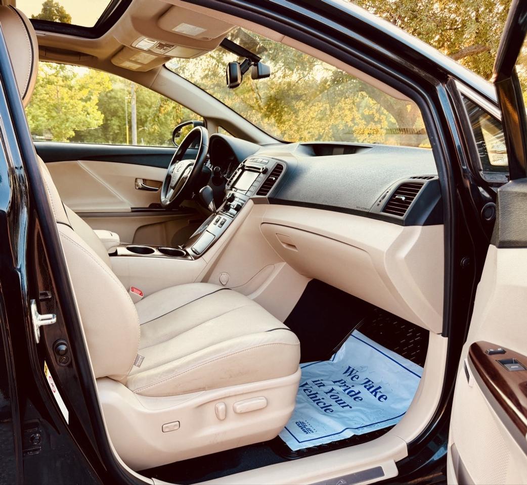 2016 Toyota Venza LIMITED AWD Photo