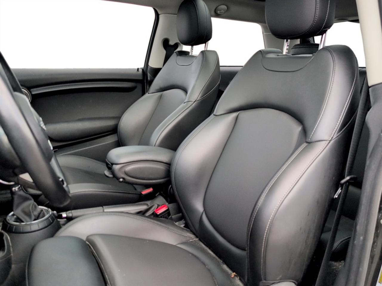 2016 MINI Cooper Hardtop Coupe Photo