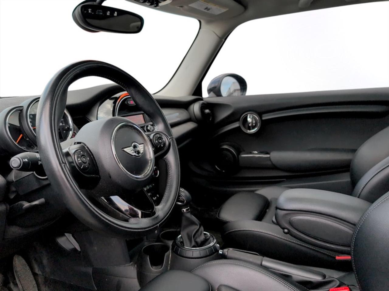 2016 MINI Cooper Hardtop Coupe Photo
