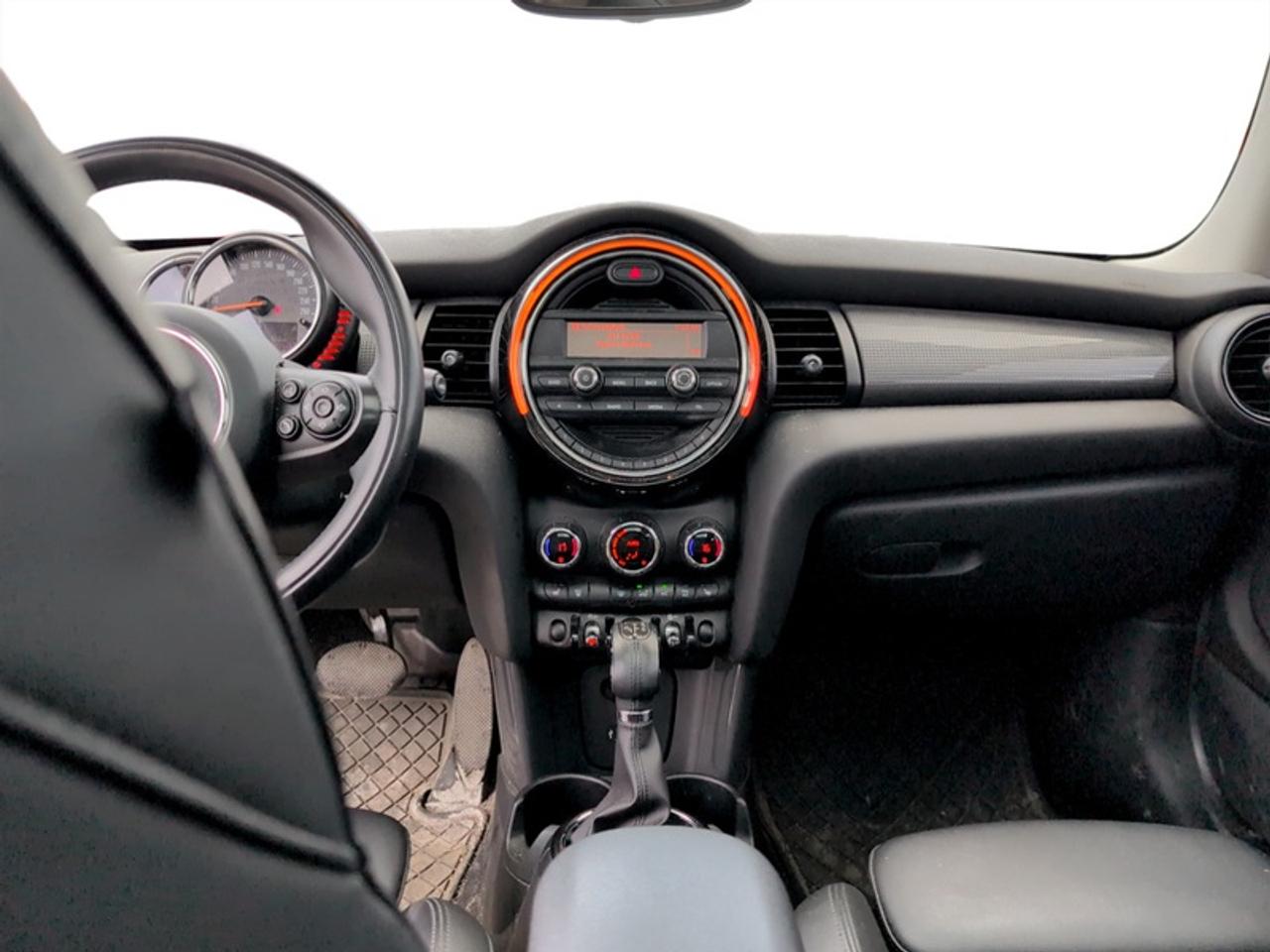 2016 MINI Cooper Hardtop Coupe Photo