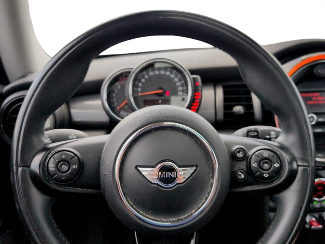 2016 MINI Cooper Hardtop Coupe Photo