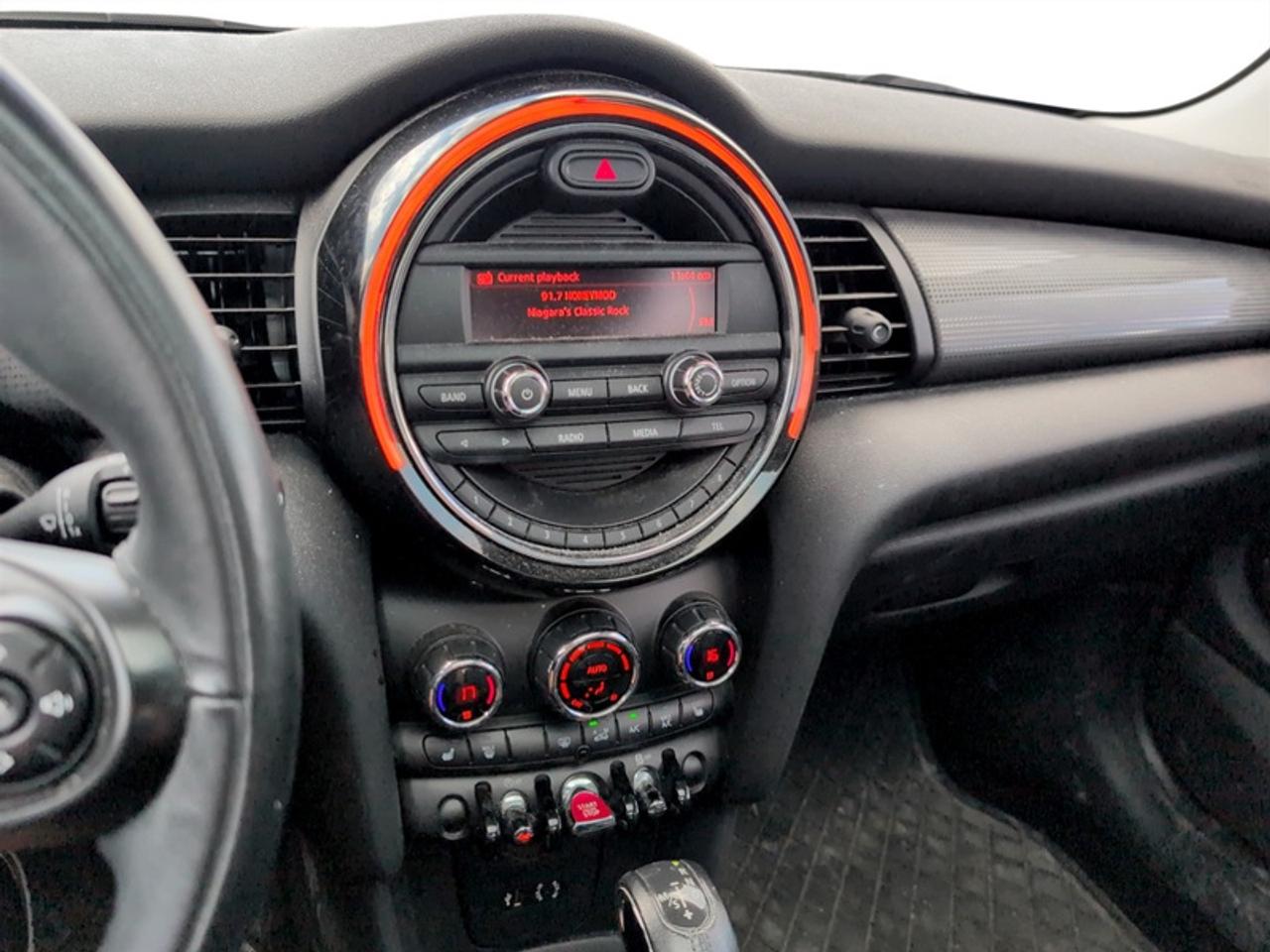 2016 MINI Cooper Hardtop Coupe Photo
