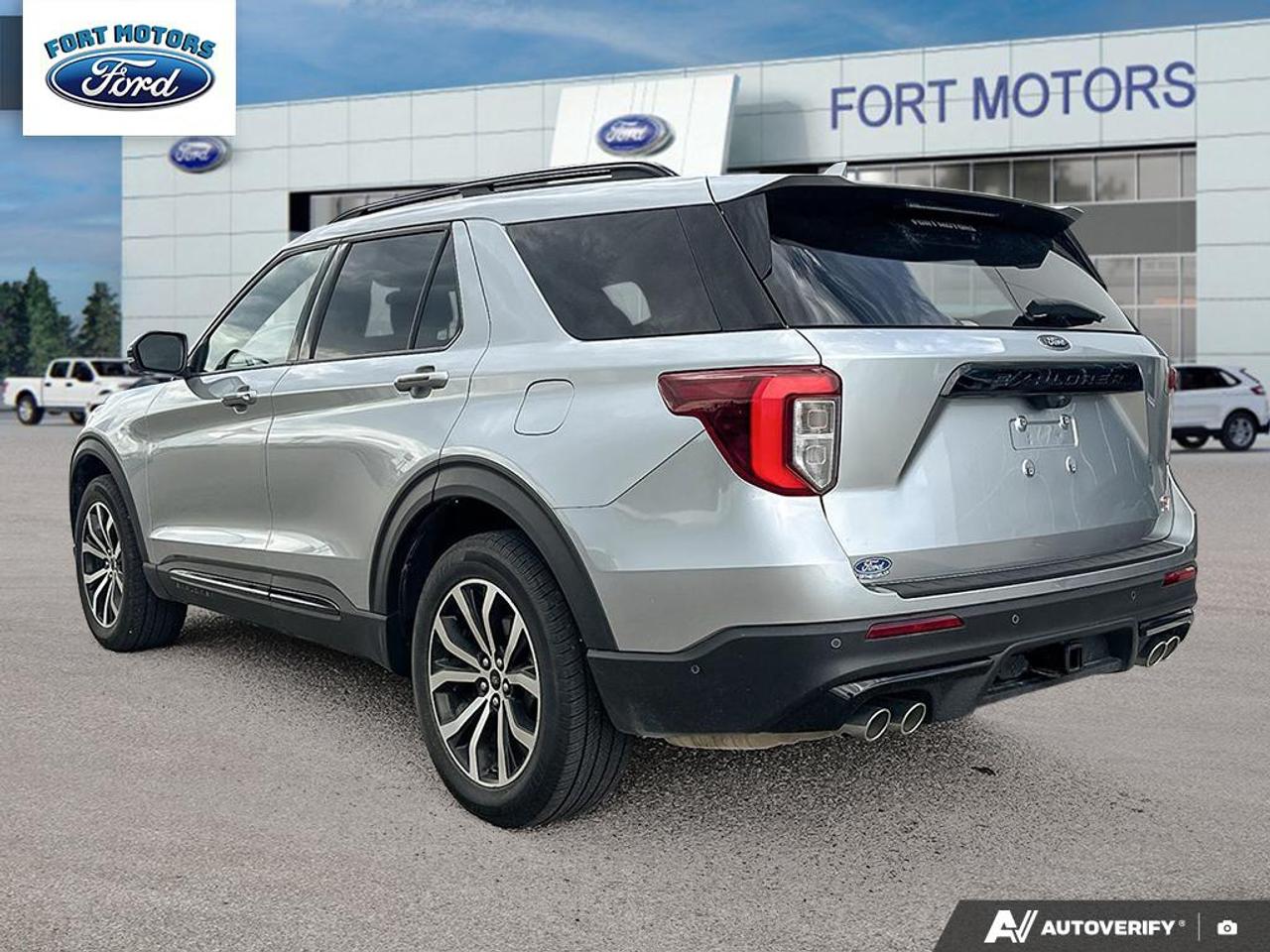 2020 Ford Explorer ST Photo3
