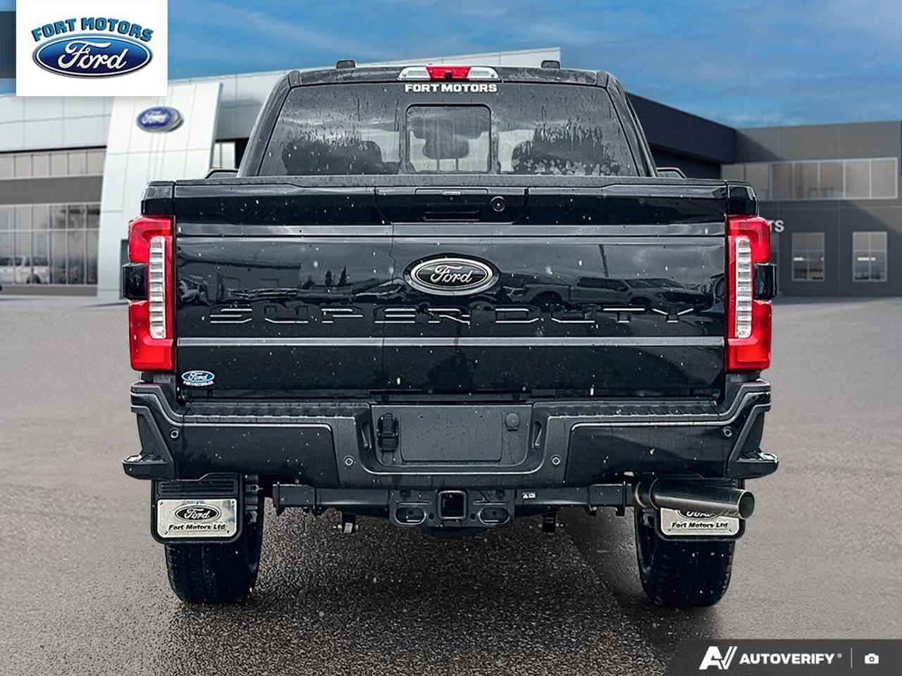 2026 Ford SUPER DUTY F-350 SRW Lariat Photo4