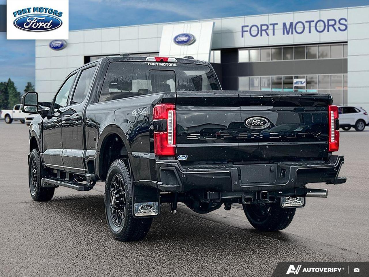 2026 Ford SUPER DUTY F-350 SRW Lariat Photo3