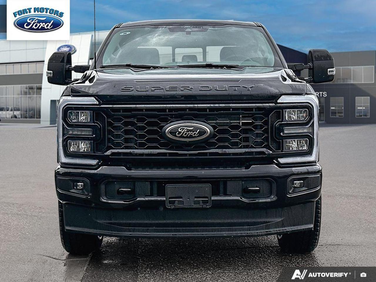 2026 Ford SUPER DUTY F-350 SRW Lariat Photo1