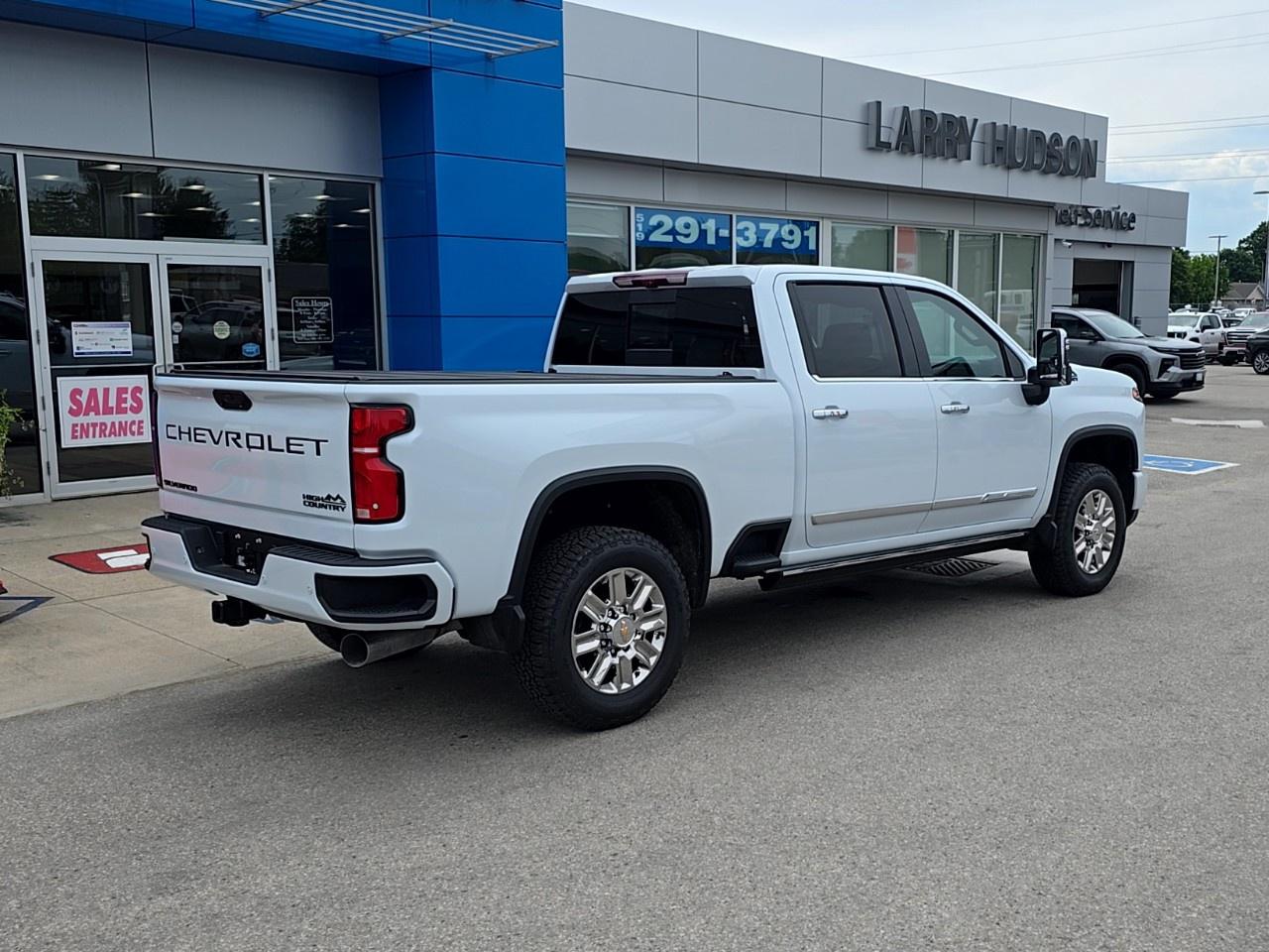 2026 Chevrolet Silverado 2500 HD 4WD Crew Cab Standard Box High Country Photo2